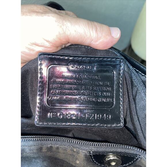 Coach Signature Logo Carryall - Picture 10 of 11